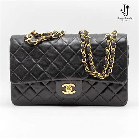 come riconoscere chanel originale|Come riconoscere una borsa Chanel originale: 5 trucchi per .